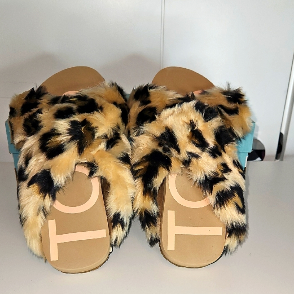 Toms Dark Natural Leopard Faux Fur Slides
